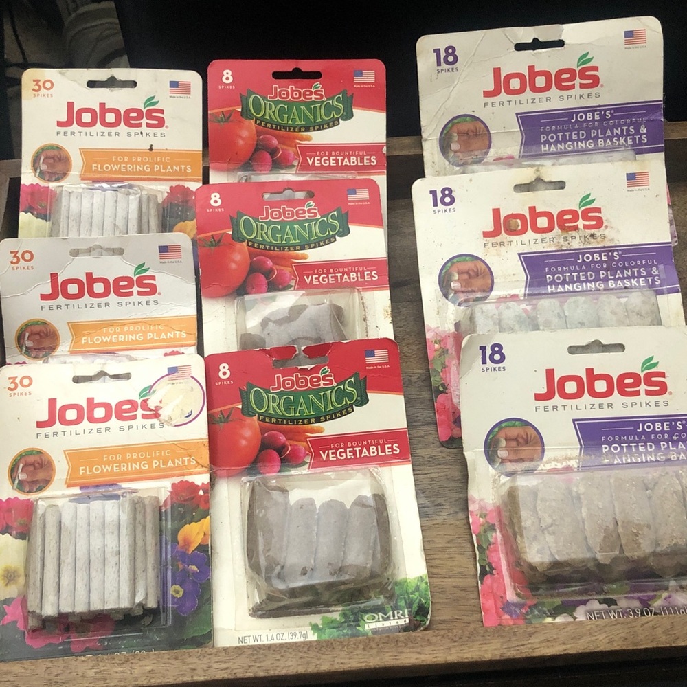Jobe's Fertilizer Spikes - Flowering & Vegetable Packs - Gray Spikes